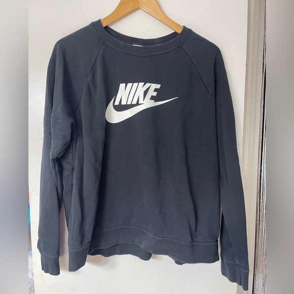 Nike Black Crew Neck Sweater Classic Athletic Design - Picture 2 of 9